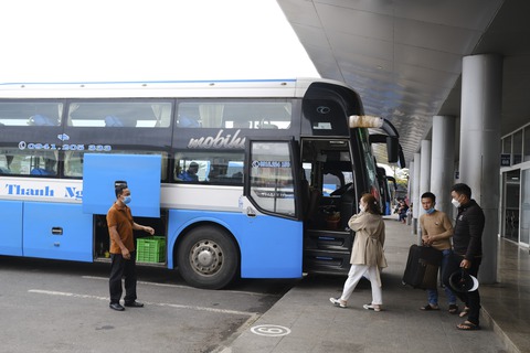 Đà Nẵng: Khan hiếm vé tàu xe vào Nam, lên Tây Nguyên sau Tết - Ảnh 2. Đà Nẵng: Khan hiếm vé tàu xe vào Nam, lên Tây Nguyên sau Tết - Ảnh 2.