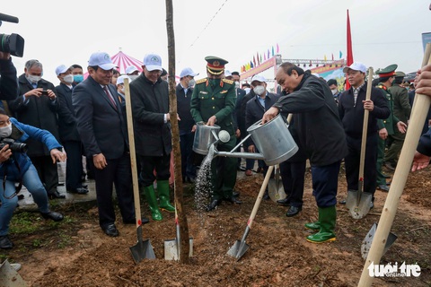 Chủ tịch nước đánh trống phát động Tết trồng cây xuân Nhâm Dần - Ảnh 4. Chủ tịch nước đánh trống phát động Tết trồng cây xuân Nhâm Dần - Ảnh 4.