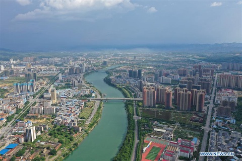Trung Quốc phong tỏa một thành phố gần biên giới Việt Nam - Ảnh 1. Trung Quốc phong tỏa một thành phố gần biên giới Việt Nam - Ảnh 1.