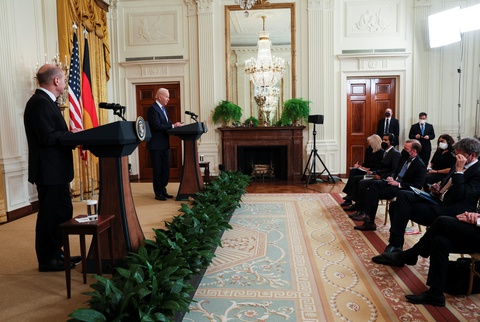 Ông Biden: Chấm dứt đường ống Nord Stream 2 nếu Nga vượt biên giới Ukraine - Ảnh 2. Ông Biden: Chấm dứt đường ống Nord Stream 2 nếu Nga vượt biên giới Ukraine - Ảnh 2.