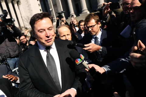 Lộ tin Elon Musk bị mời lên làm việc, cổ phiếu Tesla tiếp tục giảm - Ảnh 2. Lộ tin Elon Musk bị mời lên làm việc, cổ phiếu Tesla tiếp tục giảm - Ảnh 2.