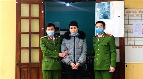 Bắt giữ nam thanh niên có lệnh truy nã toàn quốc khi đang trốn tại Hà Giang - Ảnh 1. Bắt giữ nam thanh niên có lệnh truy nã toàn quốc khi đang trốn tại Hà Giang - Ảnh 1.