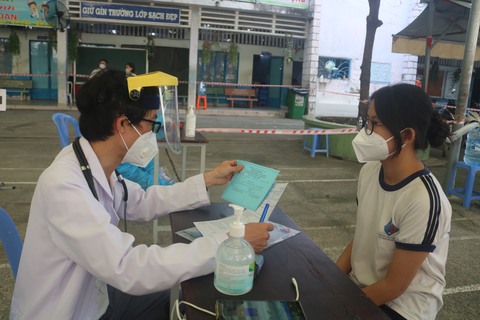 TP.HCM cảnh báo nguy cơ lây lan dịch COVID-19 sau Tết - Ảnh 2. TP.HCM cảnh báo nguy cơ lây lan dịch COVID-19 sau Tết - Ảnh 2.