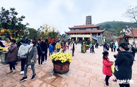 Nghệ An tạm dừng hơn 30 lễ hội đến hết tháng 3 âm lịch - Ảnh 1. Nghệ An tạm dừng hơn 30 lễ hội đến hết tháng 3 âm lịch - Ảnh 1.