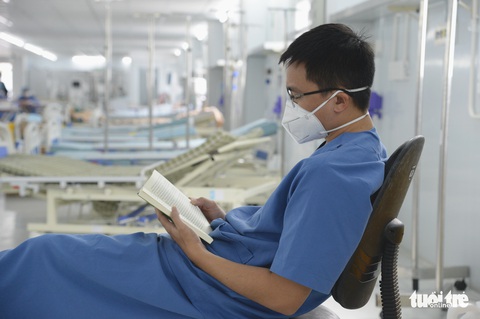 Những điều dưỡng xong ca trực cuối cùng của Trung tâm Lam Sơn reo: Hạnh phúc quá - Ảnh 4. Những điều dưỡng xong ca trực cuối cùng của Trung tâm Lam Sơn reo: Hạnh phúc quá - Ảnh 4.