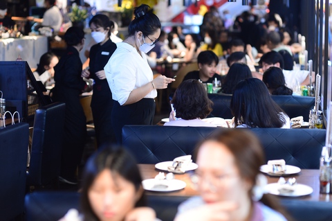 Thu phí dịch vụ ngày Tết, nên hay không? - Ảnh 1. Thu phí dịch vụ ngày Tết, nên hay không? - Ảnh 1.