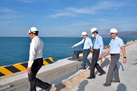 Vượt khó thi công, Cảng Cà Ná tại Ninh Thuận sắp vận hành - Ảnh 4. Vượt khó thi công, Cảng Cà Ná tại Ninh Thuận sắp vận hành - Ảnh 4.