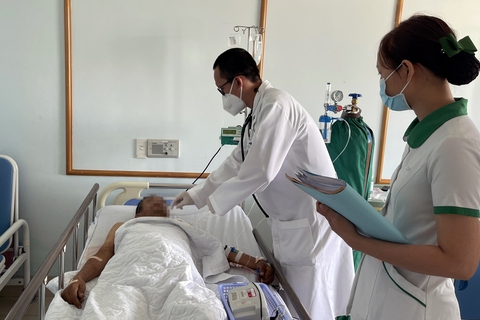 Truyền 14 đơn vị máu cứu bệnh nhân bị đâm thủng phổi - Ảnh 1. Truyền 14 đơn vị máu cứu bệnh nhân bị đâm thủng phổi - Ảnh 1.
