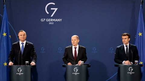Ông Macron thấy triển vọng xoa dịu căng thẳng Nga - Ukraine - Ảnh 1. Ông Macron thấy triển vọng xoa dịu căng thẳng Nga - Ukraine - Ảnh 1.