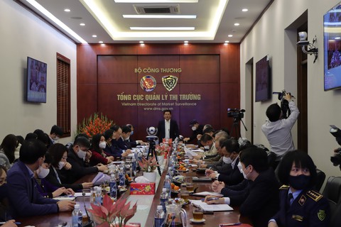 Bộ trưởng Bộ Công thương: Rút phép doanh nghiệp xăng dầu không kinh doanh trong 6 tháng - Ảnh 1. Bộ trưởng Bộ Công thương: Rút phép doanh nghiệp xăng dầu không kinh doanh trong 6 tháng - Ảnh 1.