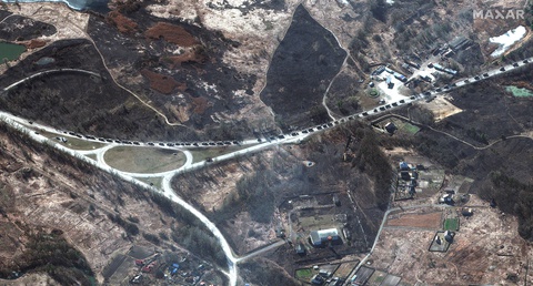 Ảnh vệ tinh: Đoàn xe quân sự dài 64km của Nga tiến gần thủ đô Kiev - Ảnh 3. Ảnh vệ tinh: Đoàn xe quân sự dài 64km của Nga tiến gần thủ đô Kiev - Ảnh 3.