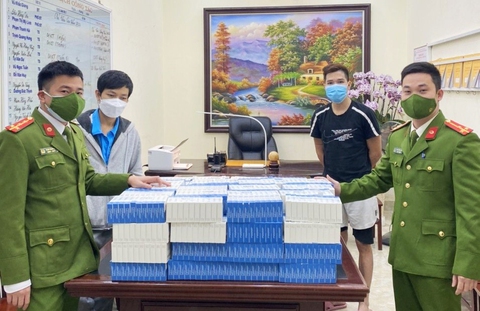 Hải Phòng thu giữ 48.000 viên thuốc, 1.500 bộ xét nghiệm COVID-19 không nguồn gốc - Ảnh 1. Hải Phòng thu giữ 48.000 viên thuốc, 1.500 bộ xét nghiệm COVID-19 không nguồn gốc - Ảnh 1.