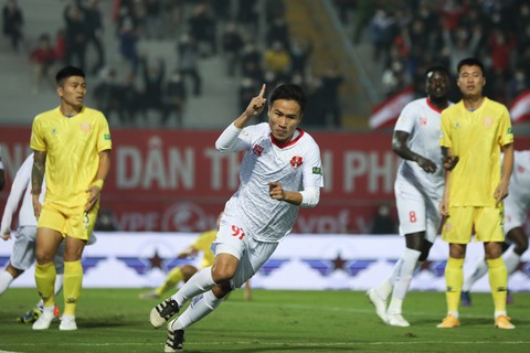 V-League 2022: Đang vui lại đứt dây đàn! - Ảnh 1. V-League 2022: Đang vui lại đứt dây đàn! - Ảnh 1.