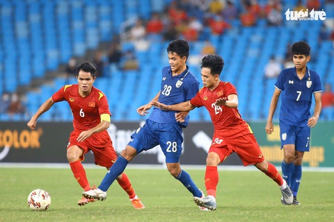 HLV Park Hang Seo triệu tập 32 cầu thủ chuẩn bị SEA Games 31 - Ảnh 1. HLV Park Hang Seo triệu tập 32 cầu thủ chuẩn bị SEA Games 31 - Ảnh 1.