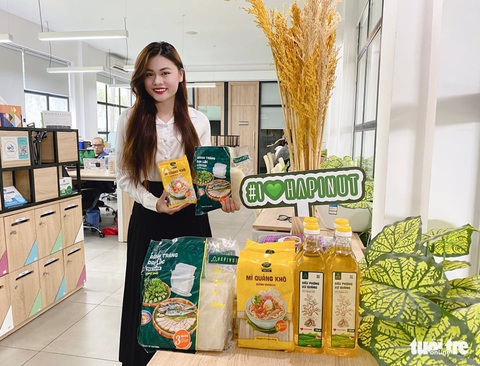 Hành trình đổi phận cho mì Quảng khô, đậu phộng, bánh tráng Đại Lộc... - Ảnh 1. Hành trình đổi phận cho mì Quảng khô, đậu phộng, bánh tráng Đại Lộc... - Ảnh 1.