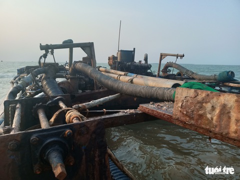 Tàu đăng ký chở hàng khô nhưng lắp vòi hút cát biển - Ảnh 1. Tàu đăng ký chở hàng khô nhưng lắp vòi hút cát biển - Ảnh 1.