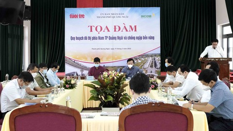Thành phố Quảng Ngãi gấp rút tìm cách thoát nước sau trận ngập lịch sử - Ảnh 3. Thành phố Quảng Ngãi gấp rút tìm cách thoát nước sau trận ngập lịch sử - Ảnh 3.