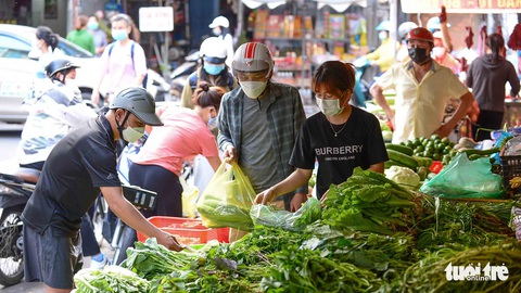 Đại biểu Quốc hội Trần Hoàng Ngân: Đừng lỡ cơ hội kềm đà tăng giá - Ảnh 1. Đại biểu Quốc hội Trần Hoàng Ngân: Đừng lỡ cơ hội kềm đà tăng giá - Ảnh 1.