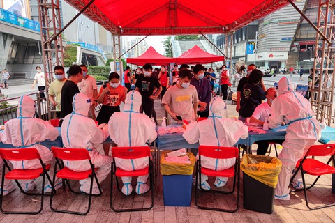 Trung Quốc phong tỏa thành phố Thâm Quyến với 17 triệu dân - Ảnh 1. Trung Quốc phong tỏa thành phố Thâm Quyến với 17 triệu dân - Ảnh 1.
