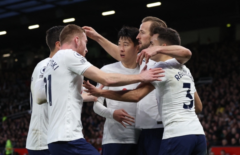 Cú hat-trick phi thường của Ronaldo giúp Man United hạ Tottenham - Ảnh 3. Cú hat-trick phi thường của Ronaldo giúp Man United hạ Tottenham - Ảnh 3.