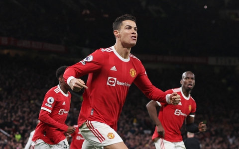 Cú hat-trick phi thường của Ronaldo giúp Man United hạ Tottenham - Ảnh 1. Cú hat-trick phi thường của Ronaldo giúp Man United hạ Tottenham - Ảnh 1.
