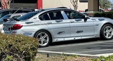 Chủ xe BMW gây xót xa khi độ xe kiểu vá chằng vá đụp - Ảnh 2. Chủ xe BMW gây xót xa khi độ xe kiểu vá chằng vá đụp - Ảnh 2.