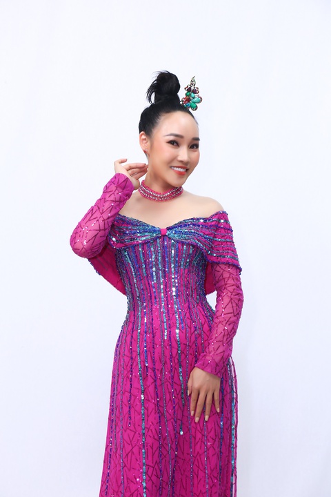 Nguyễn Văn Chung trải lòng về cuộc hôn nhân đổ vỡ, Anh Thư làm huấn luyện viên The Face Vietnam - Ảnh 5. Nguyễn Văn Chung trải lòng về cuộc hôn nhân đổ vỡ, Anh Thư làm huấn luyện viên The Face Vietnam - Ảnh 5.