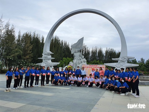 Tưởng niệm chiến sĩ Gạc Ma: Đã 34 năm em chẳng về nhà nữa... - Ảnh 5. Tưởng niệm chiến sĩ Gạc Ma: Đã 34 năm em chẳng về nhà nữa... - Ảnh 5.