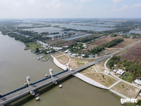 Siêu cống thủy lợi Cái Lớn - Cái Bé: Hài hòa cho sản xuất và sinh thái môi trường - Ảnh 3. Siêu cống thủy lợi Cái Lớn - Cái Bé: Hài hòa cho sản xuất và sinh thái môi trường - Ảnh 3.