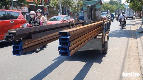 Xe cà tàng tung hoành vì bị bắt thì mua xe khác, rẻ mà? - Ảnh 1. Xe cà tàng tung hoành vì bị bắt thì mua xe khác, rẻ mà? - Ảnh 1.