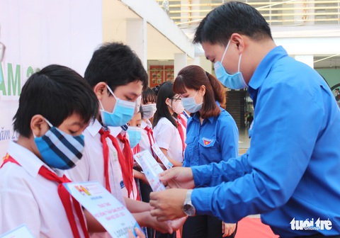 Bán sản phẩm nông nghiệp của nhà nông trẻ - Ảnh 2. Bán sản phẩm nông nghiệp của nhà nông trẻ - Ảnh 2.