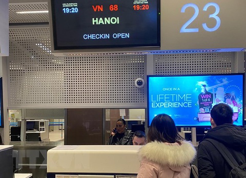 Gần 600 người Việt từ Ukraine về Nội Bài an toàn sáng nay - Ảnh 2. Gần 600 người Việt từ Ukraine về Nội Bài an toàn sáng nay - Ảnh 2.