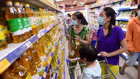 Tăng giá lan ra nhiều mặt hàng - Ảnh 1. Tăng giá lan ra nhiều mặt hàng - Ảnh 1.