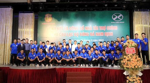 CLB Nam Định được tài trợ 200 tỉ đồng, đặt mục tiêu vô địch V-League - Ảnh 1. CLB Nam Định được tài trợ 200 tỉ đồng, đặt mục tiêu vô địch V-League - Ảnh 1.