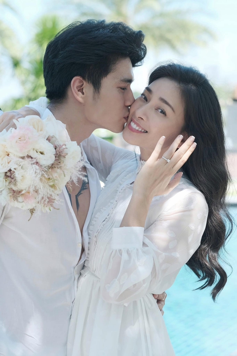 Ngô Thanh Vân đính hôn; Tuấn Trần lên tiếng nạn bạo hành trẻ em - Ảnh 3. Ngô Thanh Vân đính hôn; Tuấn Trần lên tiếng nạn bạo hành trẻ em - Ảnh 3.