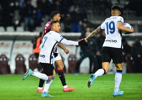 Alexis Sanchez ghi bàn phút 90+3 giúp Inter Milan giành 1 điểm - Ảnh 1.