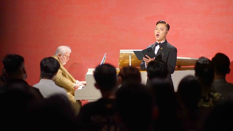 Nghệ sĩ opera chủ động tiếp cận khán giả trẻ - Ảnh 1. Nghệ sĩ opera chủ động tiếp cận khán giả trẻ - Ảnh 1.