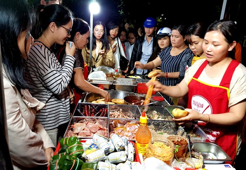Bánh mì Việt ký sự - Kỳ 10: Ổ bánh nhỏ như bàn tay con gái - Ảnh 2. Bánh mì Việt ký sự - Kỳ 10: Ổ bánh nhỏ như bàn tay con gái - Ảnh 2.