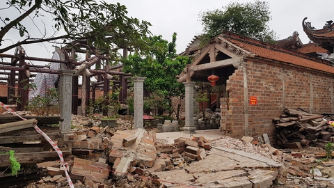 Chùa đang trùng tu tại Hải Dương bị đổ tường, một người chết - Ảnh 1. Chùa đang trùng tu tại Hải Dương bị đổ tường, một người chết - Ảnh 1.