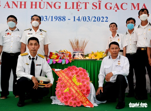 Đồng đội, người thân tưởng niệm 64 liệt sĩ Gạc Ma - Ảnh 1. Đồng đội, người thân tưởng niệm 64 liệt sĩ Gạc Ma - Ảnh 1.