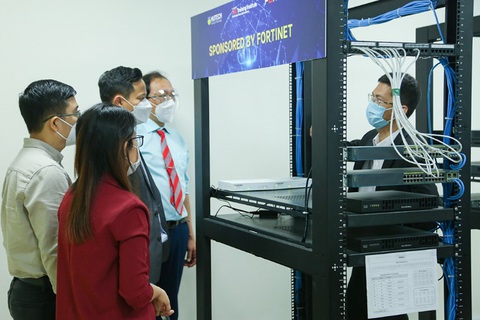 HUTECH hợp tác cùng Fortinet đào tạo an ninh mạng cho sinh viên - Ảnh 3. HUTECH hợp tác cùng Fortinet đào tạo an ninh mạng cho sinh viên - Ảnh 3.