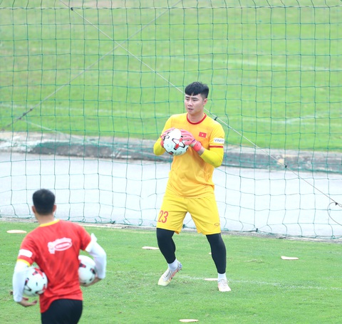 Thủ môn Văn Toản trở lại tập luyện cùng U23 Việt Nam chuẩn bị cho SEA Games 31 - Ảnh 2. Thủ môn Văn Toản trở lại tập luyện cùng U23 Việt Nam chuẩn bị cho SEA Games 31 - Ảnh 2.