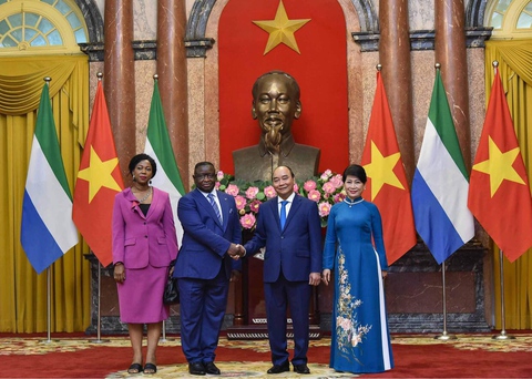 Tổng thống Sierra Leone ngưỡng mộ lịch sử Việt Nam - Ảnh 4. Tổng thống Sierra Leone ngưỡng mộ lịch sử Việt Nam - Ảnh 4.
