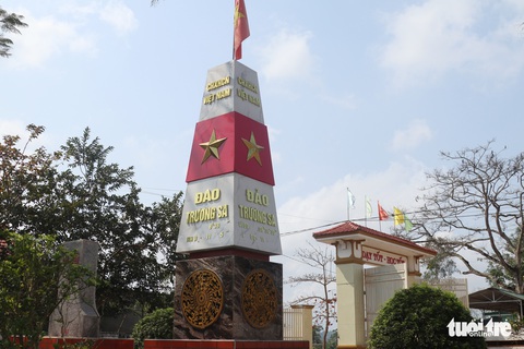 Mốc chủ quyền biển đảo, biên giới trong sân trường - Ảnh 3. Mốc chủ quyền biển đảo, biên giới trong sân trường - Ảnh 3.