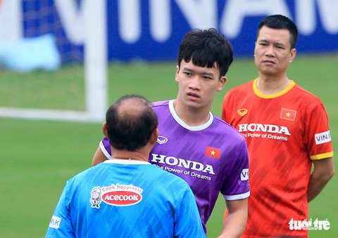 Hoàng Đức và Tiến Linh tập riêng, tuyển Việt Nam vắng nhiều nhân sự - Ảnh 2. Hoàng Đức và Tiến Linh tập riêng, tuyển Việt Nam vắng nhiều nhân sự - Ảnh 2.