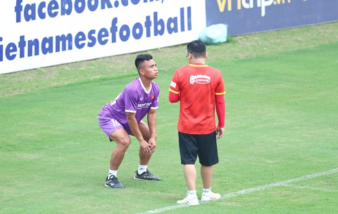 Thủ môn Văn Toản trở lại tập luyện cùng U23 Việt Nam chuẩn bị cho SEA Games 31 - Ảnh 6. Thủ môn Văn Toản trở lại tập luyện cùng U23 Việt Nam chuẩn bị cho SEA Games 31 - Ảnh 6.