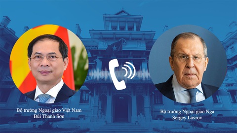 Bộ trưởng Ngoại giao Việt Nam đề nghị Nga đảm bảo an toàn cho người Việt ở Ukraine sơ tán - Ảnh 1. Bộ trưởng Ngoại giao Việt Nam đề nghị Nga đảm bảo an toàn cho người Việt ở Ukraine sơ tán - Ảnh 1.