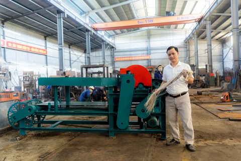 Vua sáng chế từ làng - Ảnh 1. Vua sáng chế từ làng - Ảnh 1.