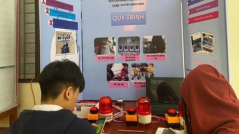 Trải thảm mời giáo sư về trường chuyên: Cần nhìn nhận thấu đáo từ nhiều phía - Ảnh 1. Trải thảm mời giáo sư về trường chuyên: Cần nhìn nhận thấu đáo từ nhiều phía - Ảnh 1.