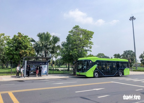 Tuần đầu xe buýt điện tại TP.HCM vận hành ra sao? - Ảnh 1. Tuần đầu xe buýt điện tại TP.HCM vận hành ra sao? - Ảnh 1.